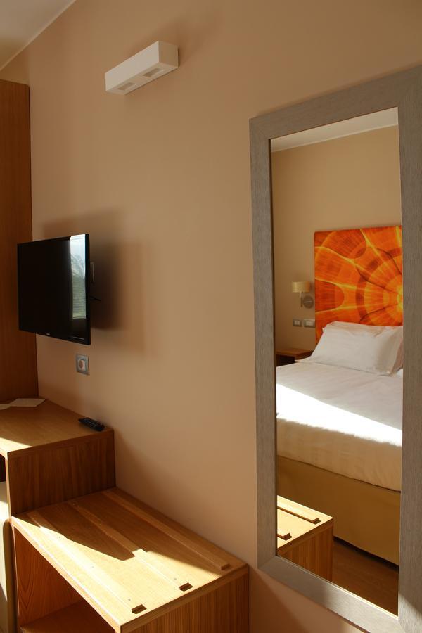 Dolcedorme Garni Hotel ปาร์มา ภายนอก รูปภาพ